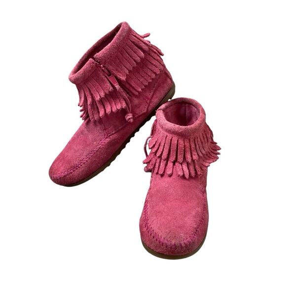 Minnetonka Fringed Hot Pink Suede Leather Ankle Boot Moccasin Hardsole 1 Boho - Picture 1 of 13